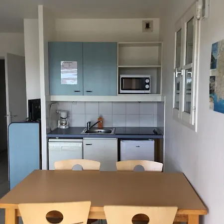 Apartment Appartement Pour 4 / 6 Personnes Dans Residence Avec Piscine Gassin 35 *